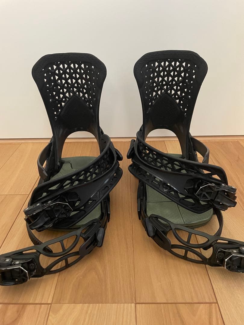 Salomon HIGHLANDER Sサイズ スノーボードビンディング スノーボード ビンディング SALOMON HIGHLANDER RAINY DAY 25-26 日本