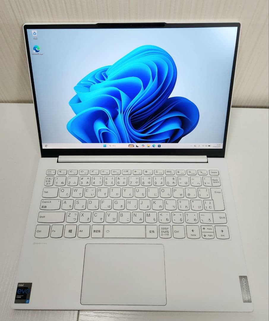 Yoga Slim 750i 11世代Corei7 8GB 512GB