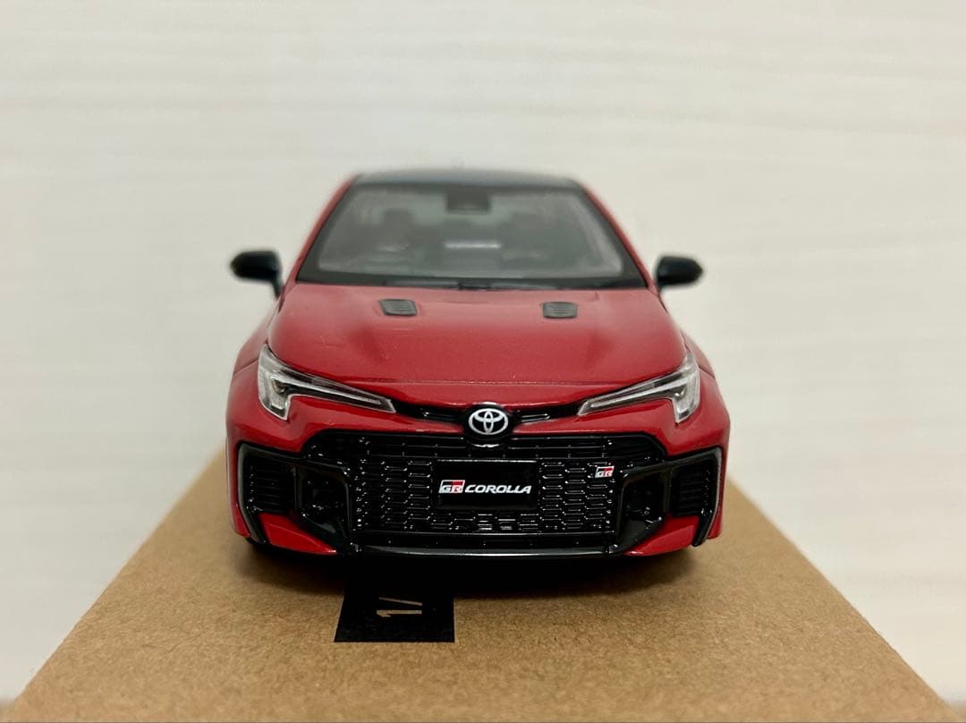 GRカローラ 後期型 1/30 ミニカー エモーショナルレッドⅡ 新品・非売品 トヨタ特注 1/30 GR カローラ 2025 カラーサンプル エモーショナル