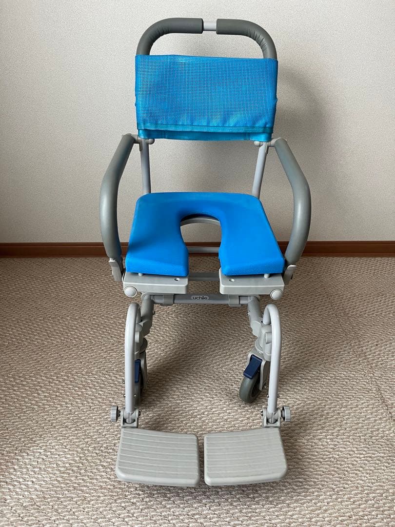 入浴用車椅子　UCHIE シャワーキャリーUD