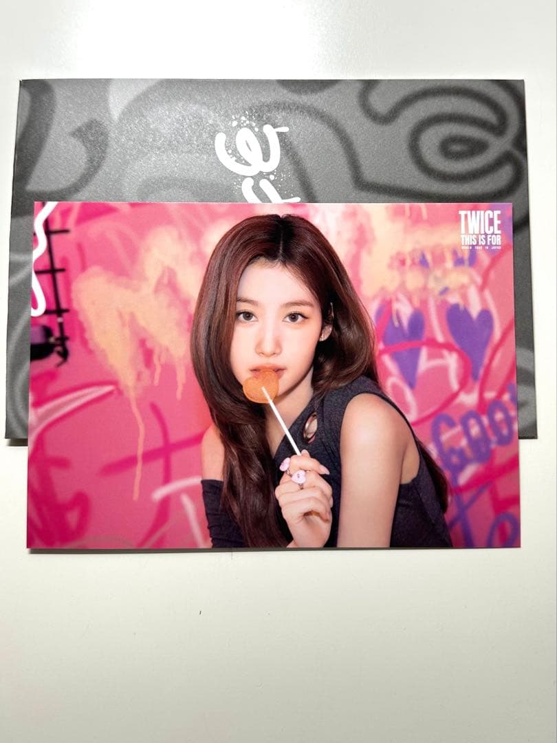 TWICE サナ ラントレ ポップアップ トレカ ピンク背景 - メルカリ