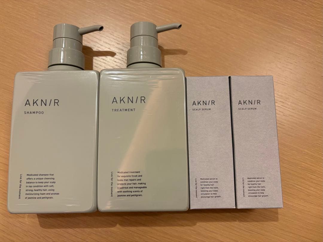 AKNIR シャンプー 、トリートメント 薬用ヘアスカルプセラム 2本　計4点