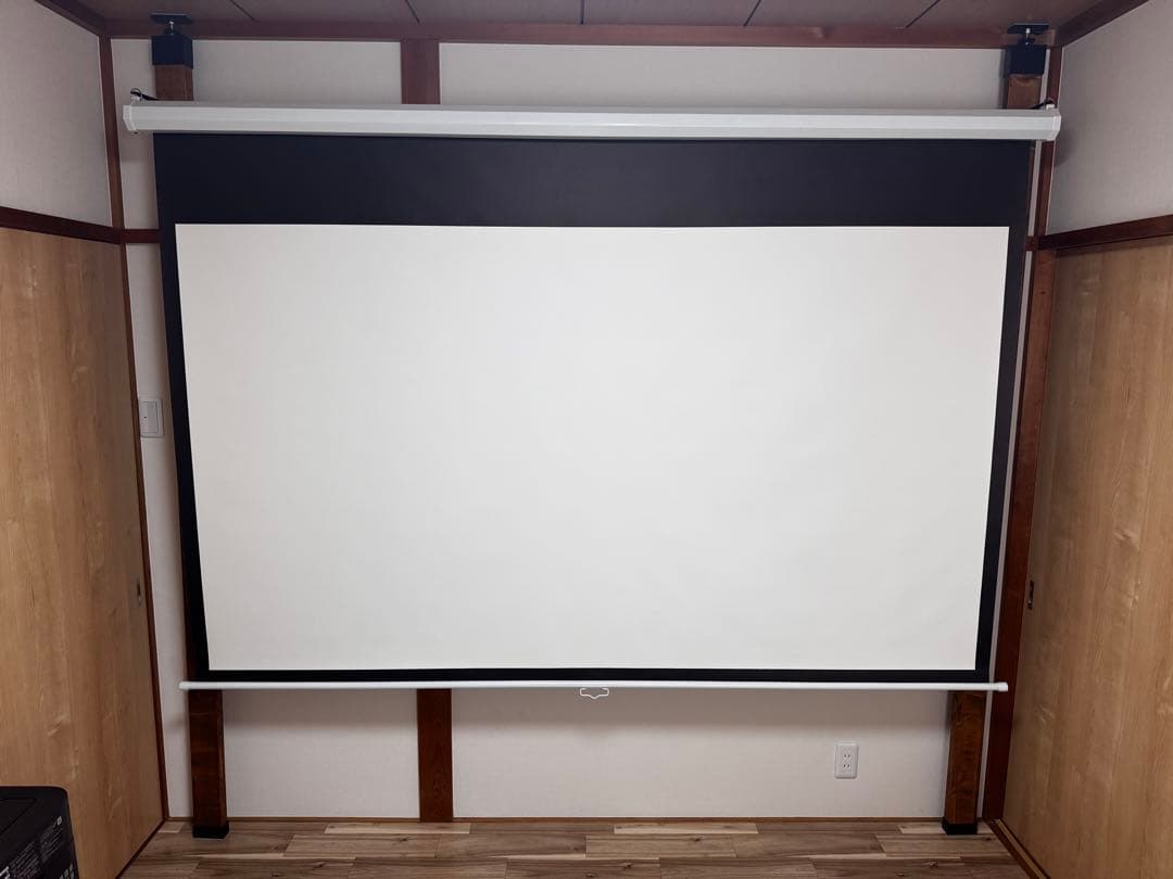 プロジェクタースクリーン 壁掛け式 100インチ　引取可【浜松市中央区】