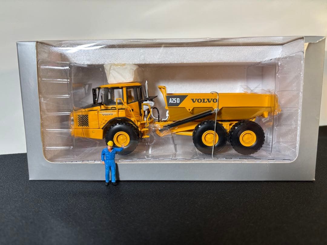 VOLVO A25D ミニカー 1/50 スケール