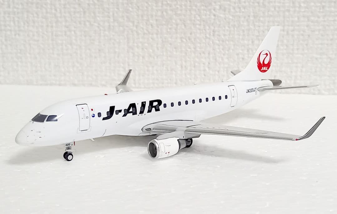 JCWings製 1/200 J-AIR EMBRAER E170 JA220J www.JetCollector.com: J-Air E170 JA220J 1:200 Scale JC Wings EW2170001