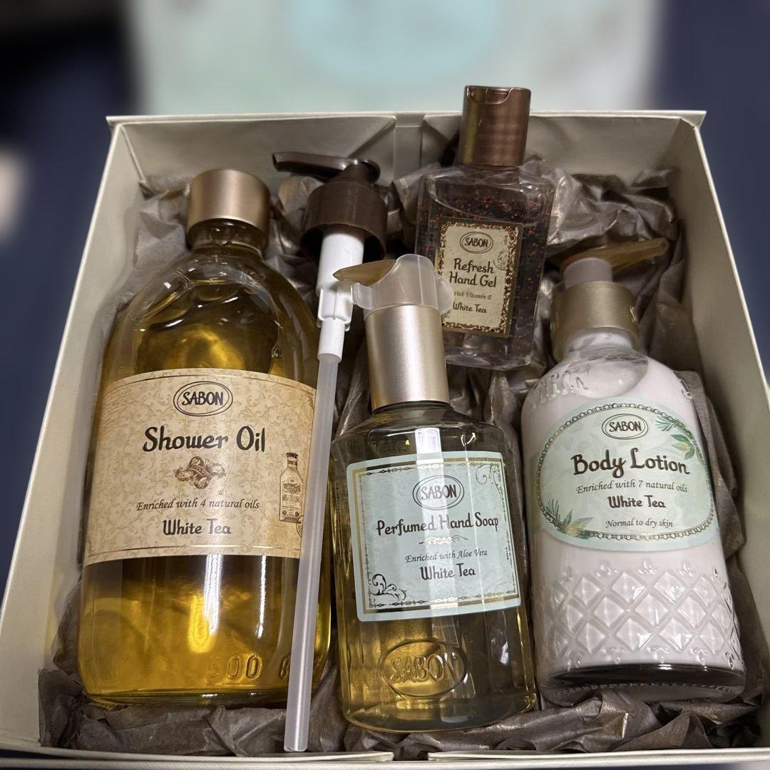 SABONギフトセット　ホワイトティー SABON(サボン) / スーツケースギフト ホワイトティーの公式商品情報