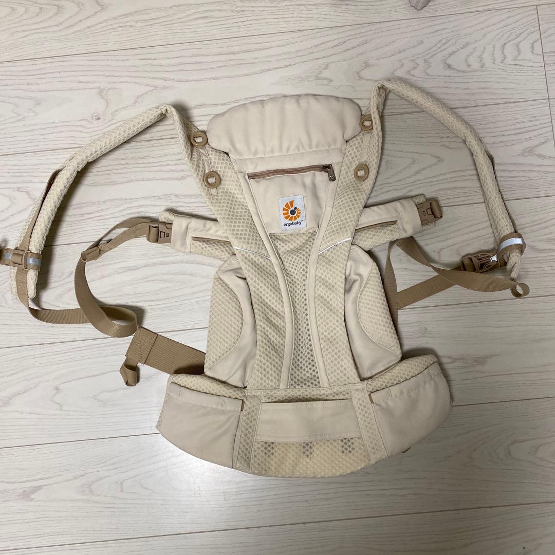 【美品】エルゴオムニブリーズ　ホワイトベージュ ergobaby（エルゴベビー） 公式 公式 オムニ ブリーズ ナチュラル