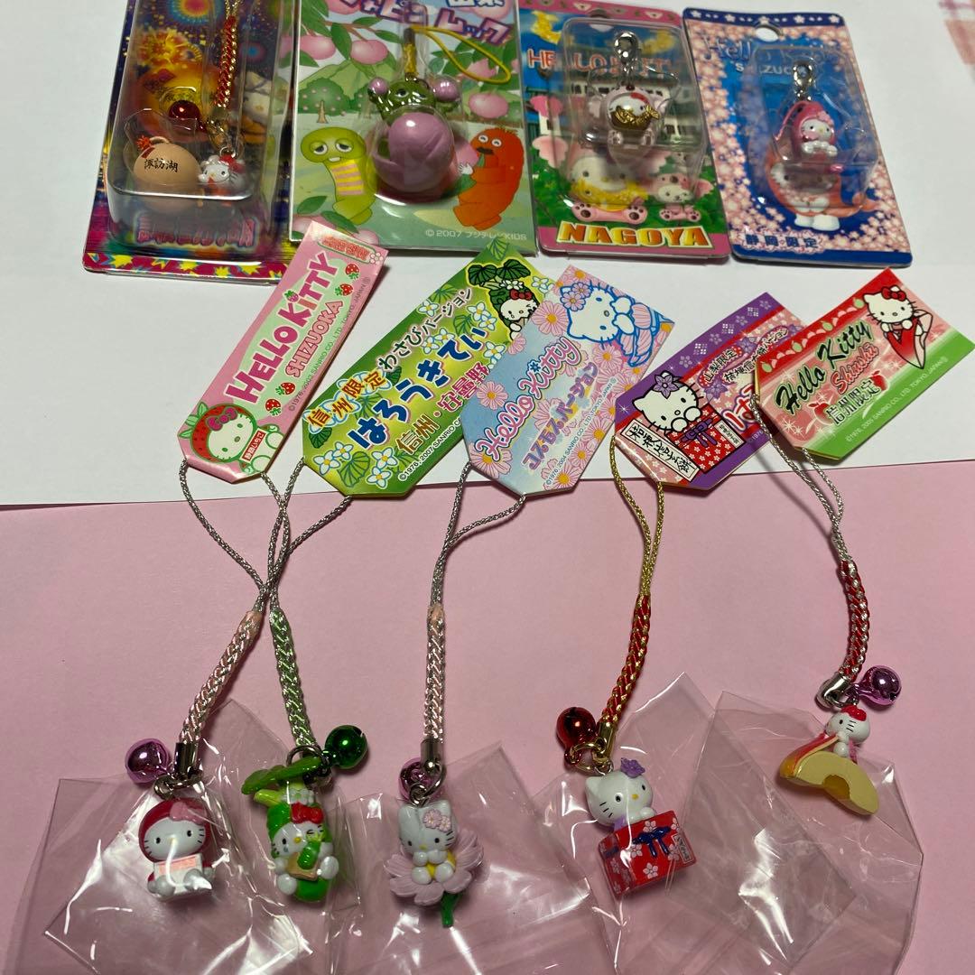 ⭐️ご当地キティーちゃんと1つだけガチャピンとムックキーホルダー9点セット❤️