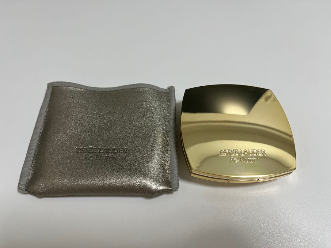 ESTÉE LAUDER Re-Nutriv パウダーファンデーション