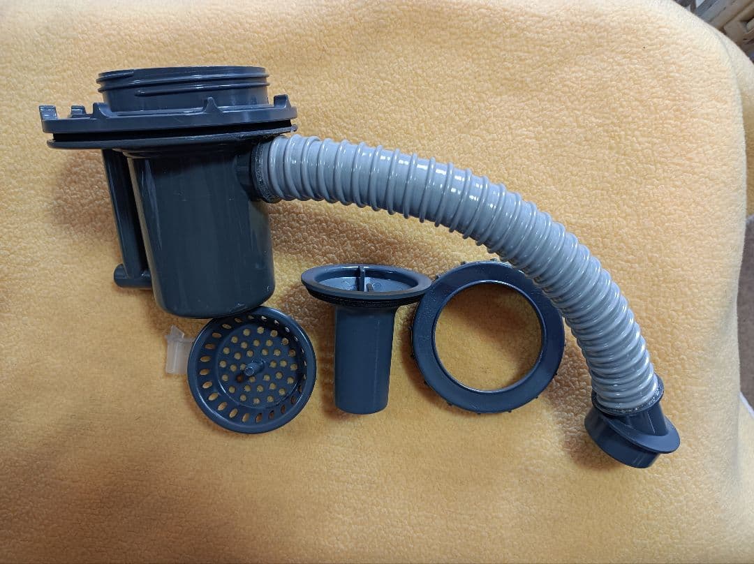 理容機器　新明和前洗面　排水トラップ