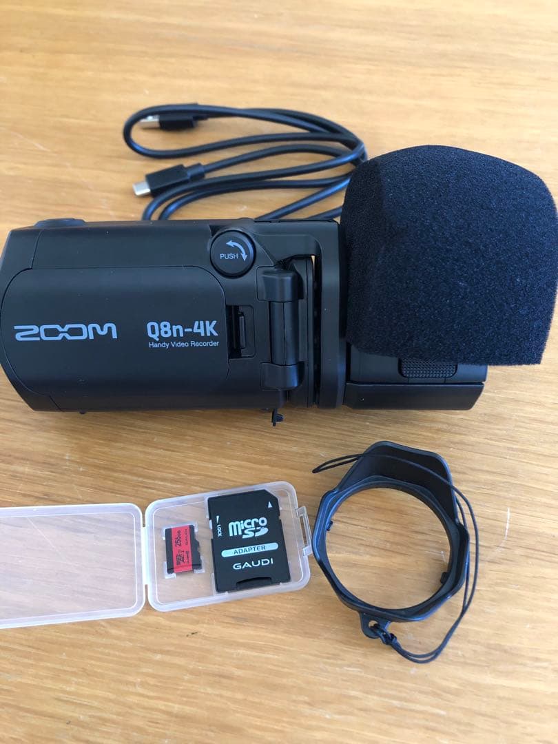 ZOOM Q8n-4K ビデオカメラ・マイクロSDカード