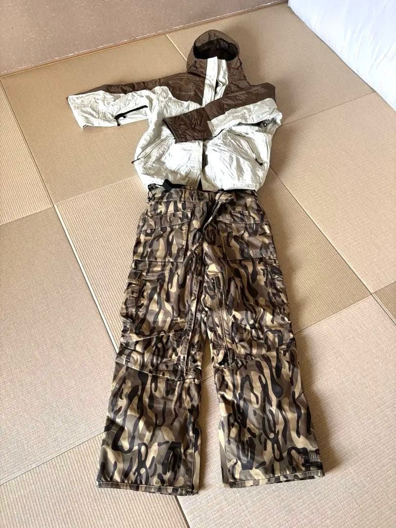 【ゆか】Columbia スポーツウェア スノボ スキー 迷彩