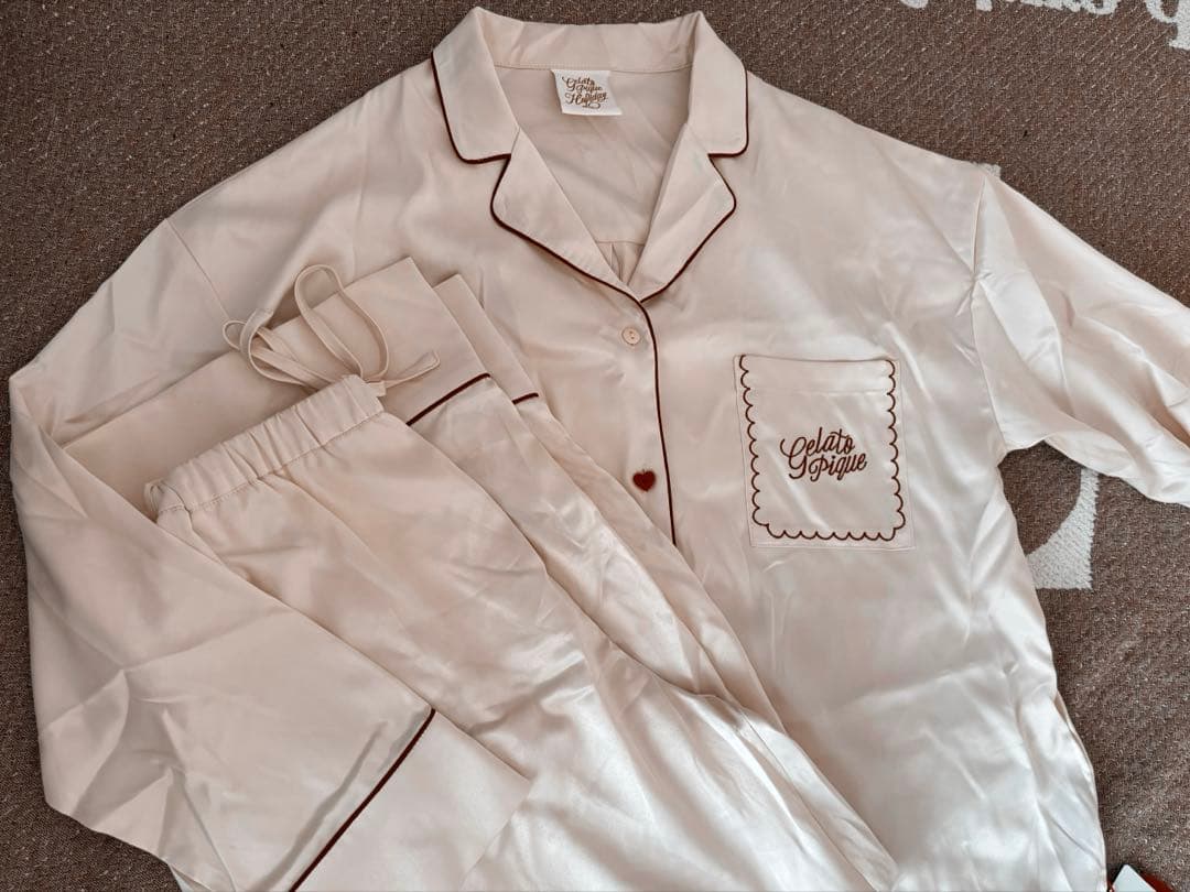 Gelato Pique Holiday サテンパジャマ　新品未使用品