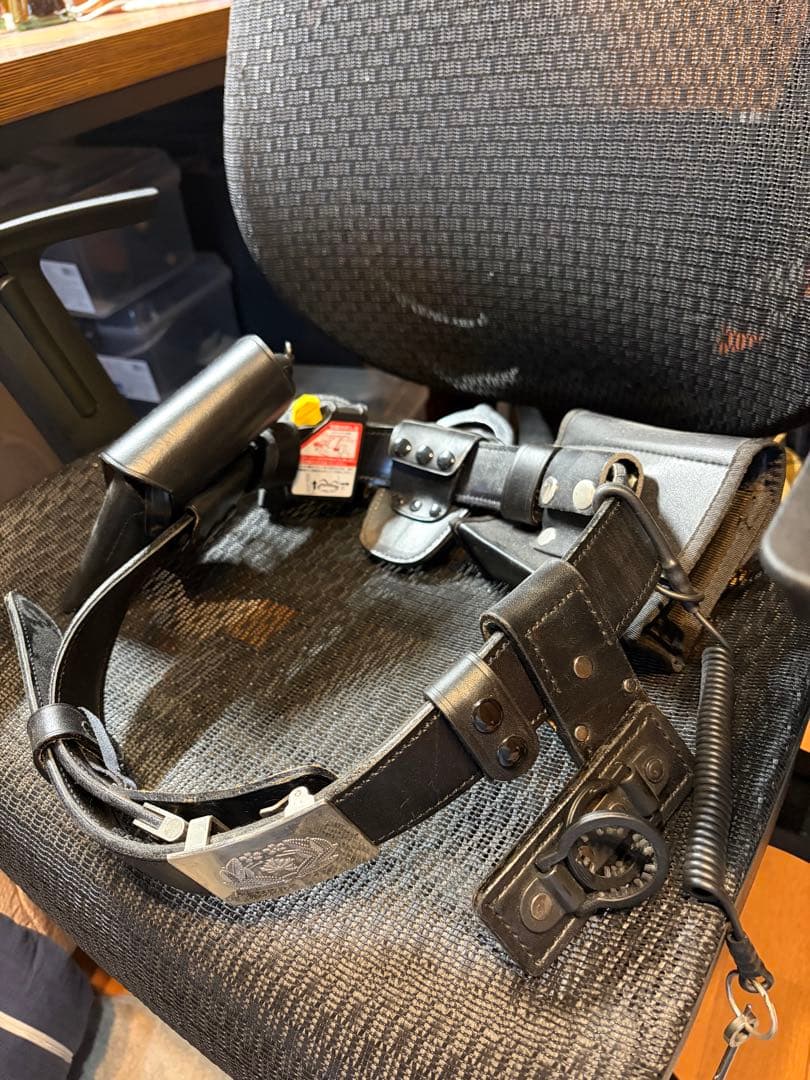 警察　ベルト　　ジム　　　帯革　レプリカ　演劇用　セット