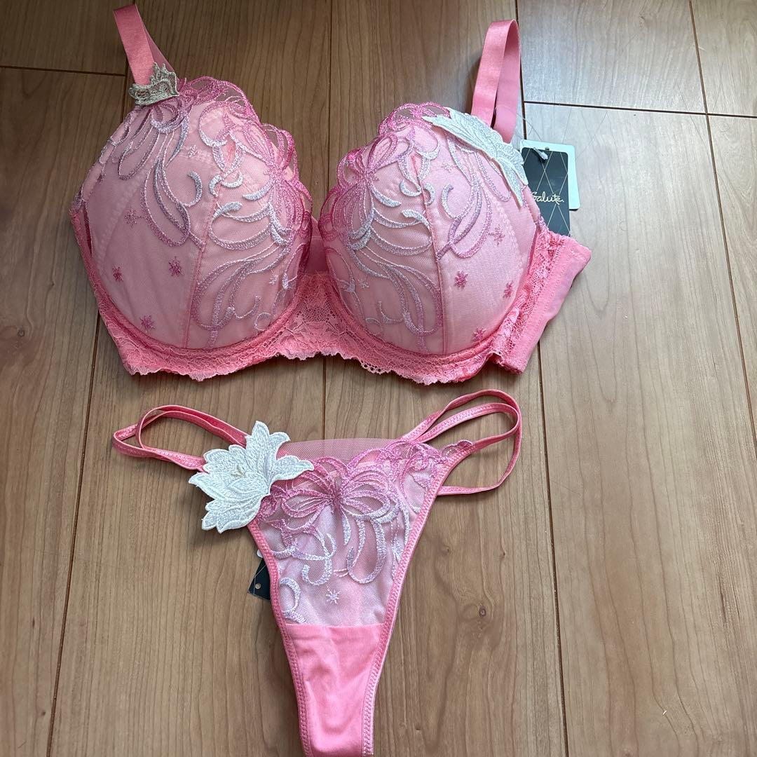 あきちゃん専用Salute ブラジャーTショーツセット　G75