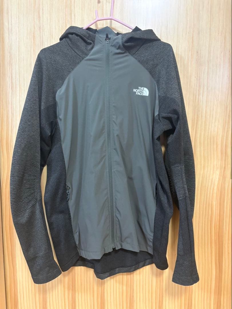 THE NORTH FACE ハイブリッドアンビションフーディ　NT 62190