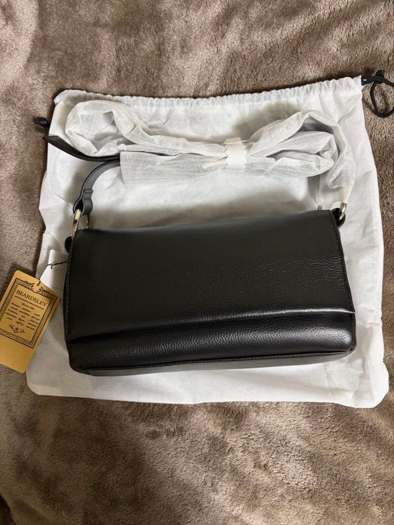 BEARDSLEY ビアズリー レザーボディバッグ 新品未使用タグ付き - メルカリ