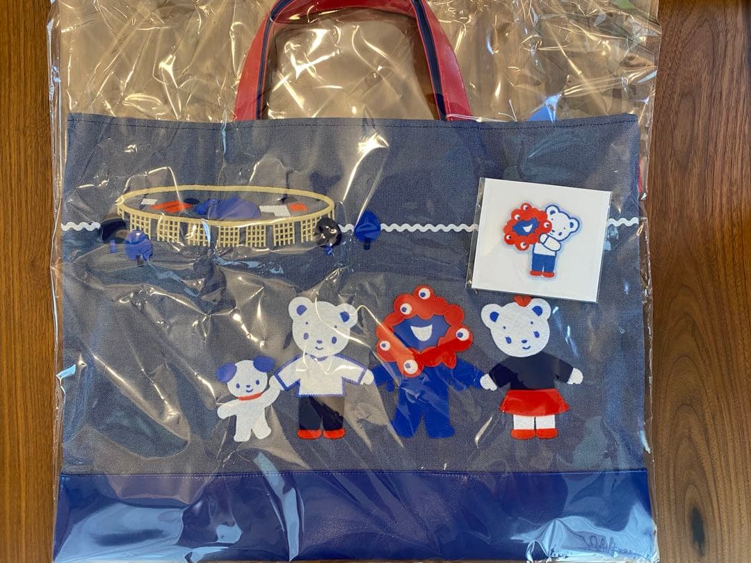 ファミリア　万博会場限定バッグとワッペンのセット　EXPO2025