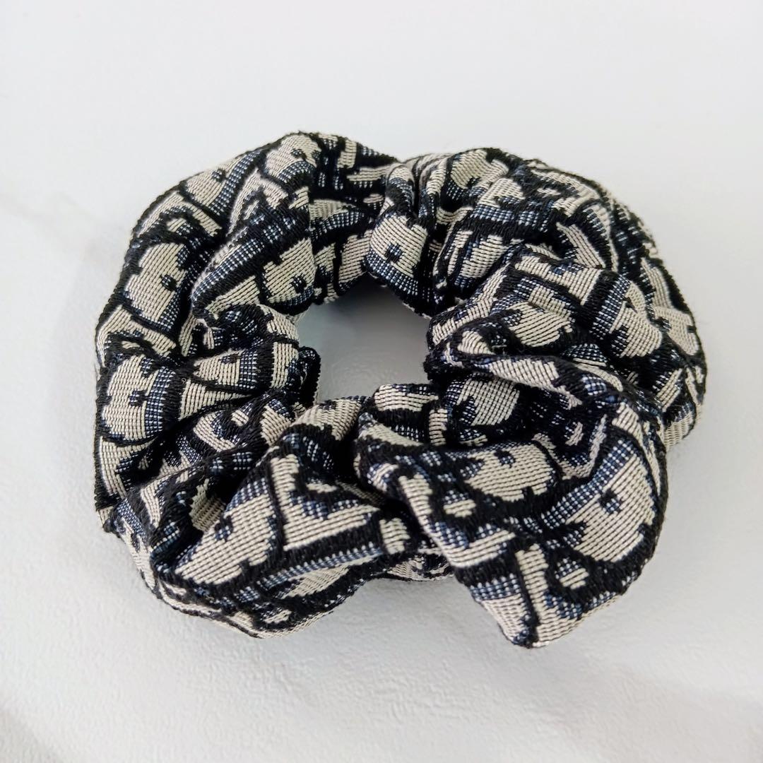 DIOR ディオール ノベルティ シュシュ 髪留め オブリーク 黒 - メルカリ