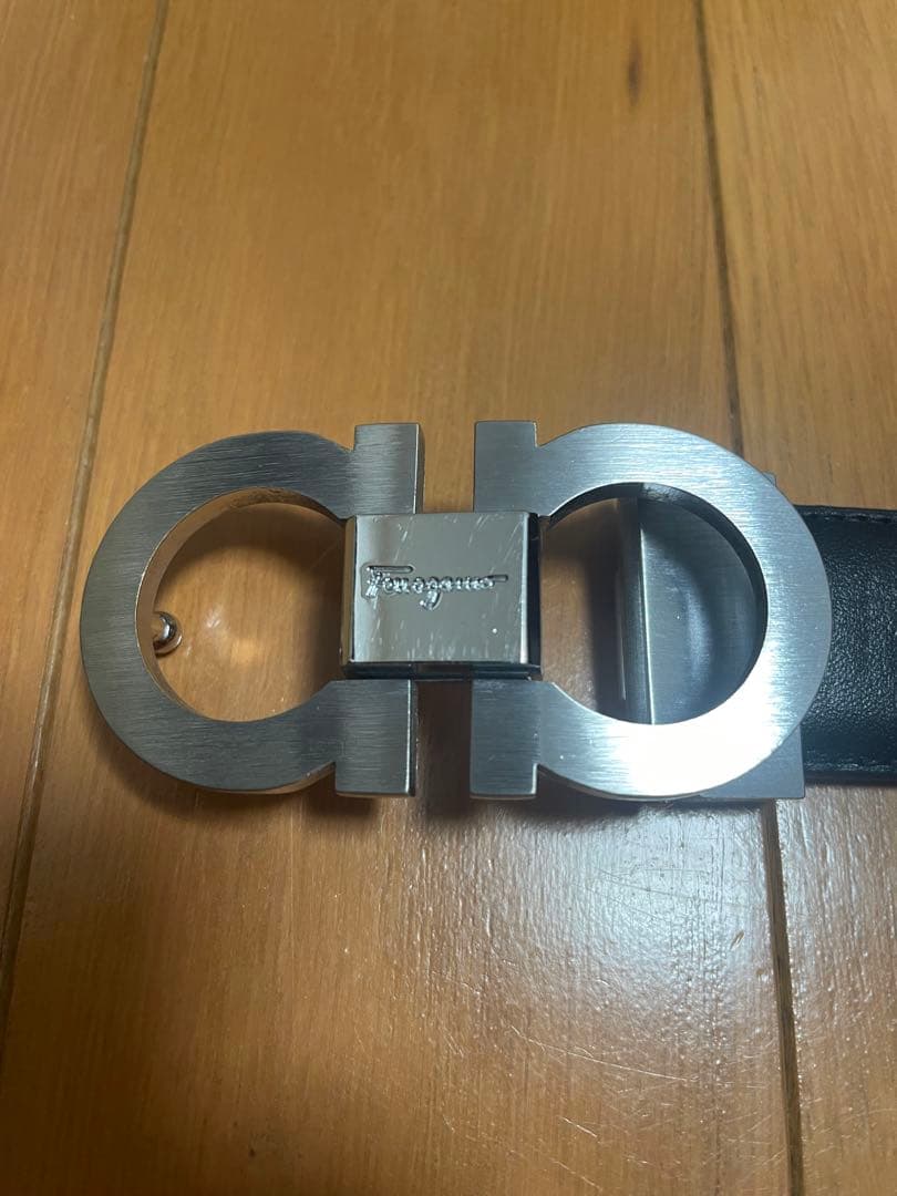 Ferragamo 黒レザー ベルト