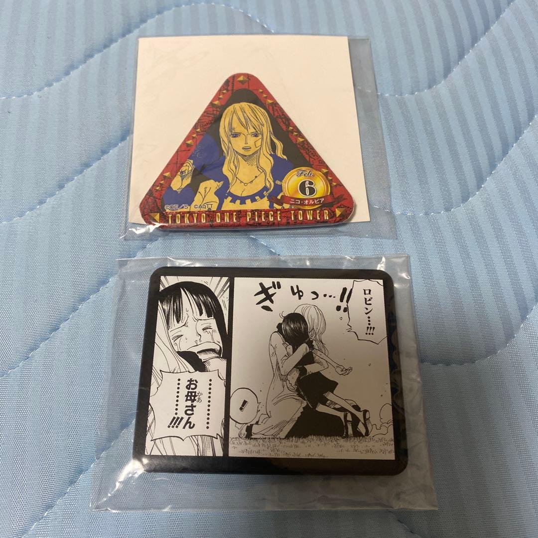 ワンピース　オルビア　ロビン　グッズ　缶バッジ　ワンピースタワー　バースデー ワンピース】ワンピース HBDステンドグラス風ホログラム缶バッジ[2.6