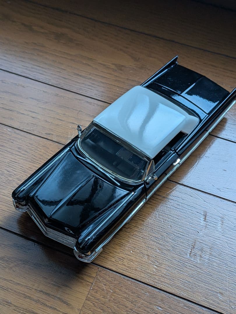 アメ車 CHEVROLET CADILLAC 1/24 キャデラック