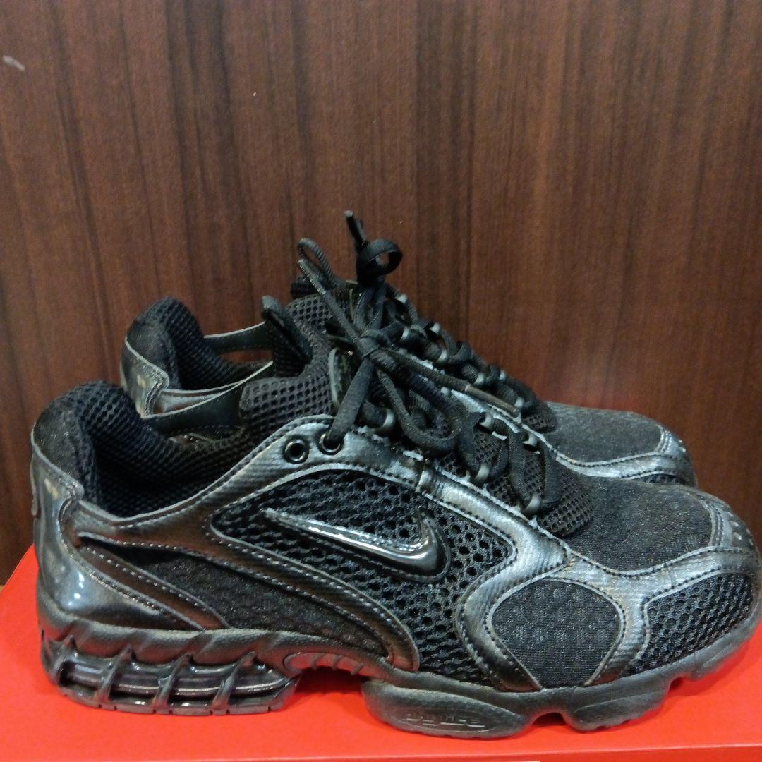 Nike スピリドン スニーカー ブラック 国内12月15日/17日発売予定】 フラグメント デザイン × ナイキ ズーム