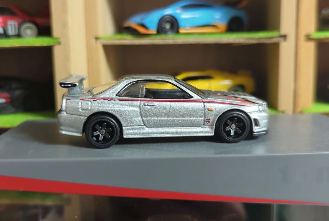 ホットウィール 日産スカイラインGT-R BNR34 Z-tune nismo - メルカリ