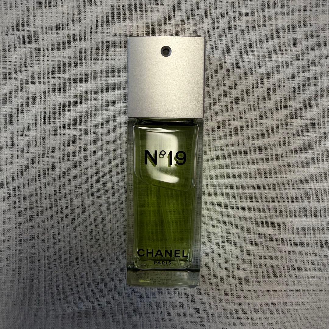 CHANEL N°19 オード・トワレ　香水 50ml