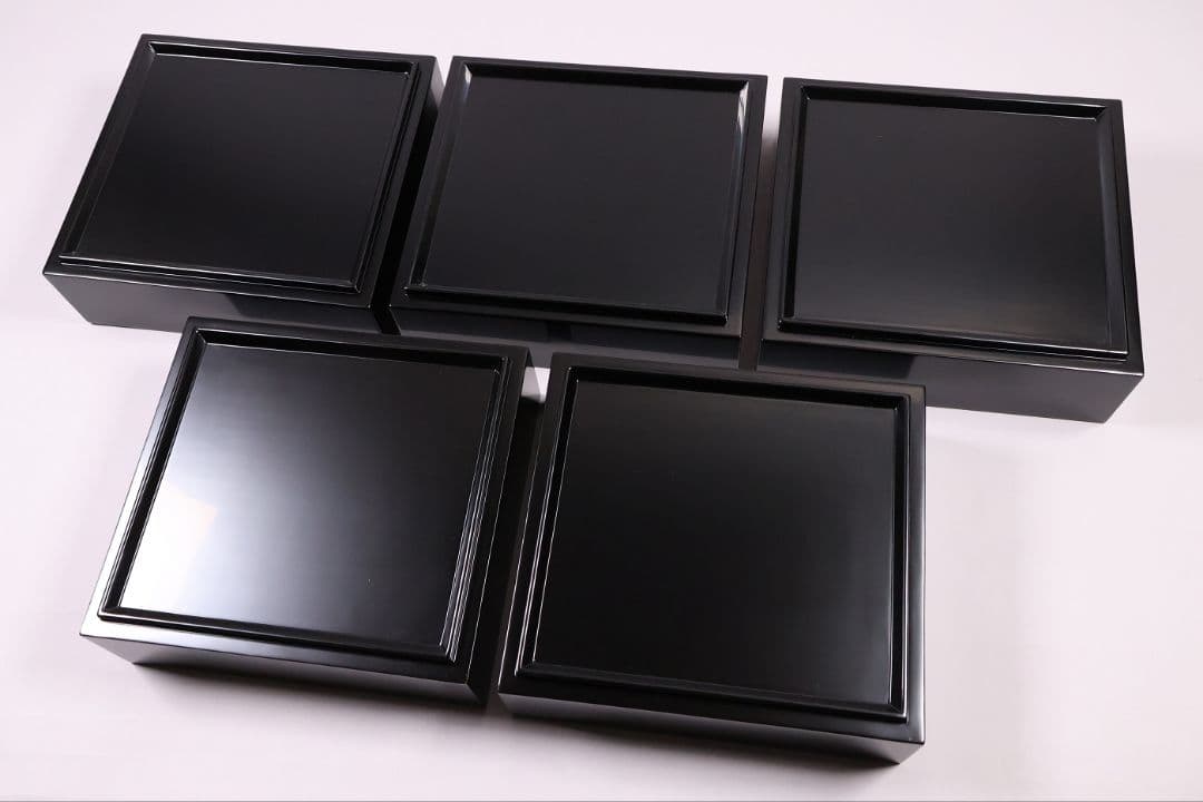 MB33】輪島塗 宗水堂 木瓜家紋 蓋三枚 五段重 7.5寸重箱 黒内朱 木製