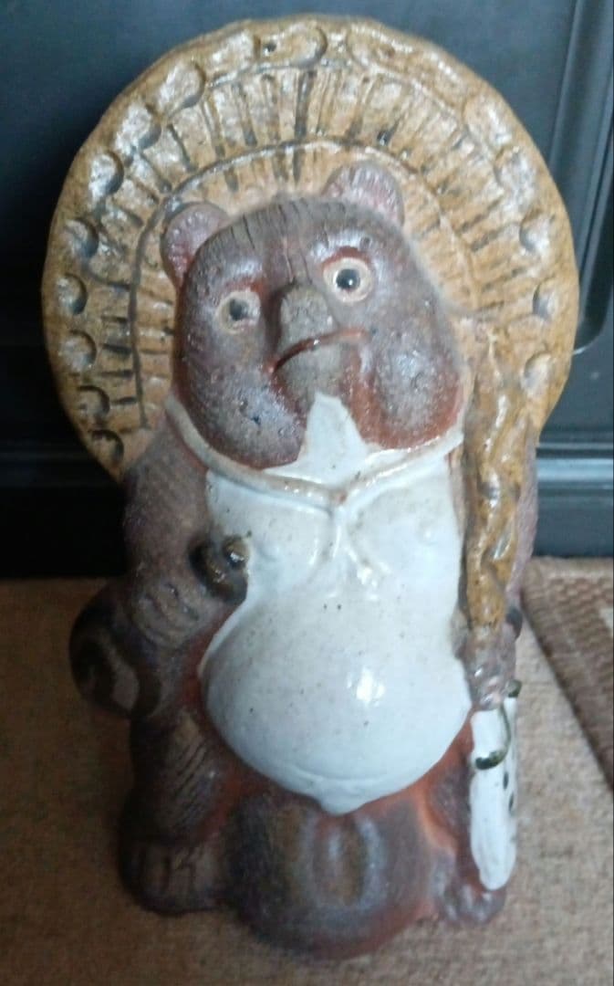 陶器製 タヌキの置物　縁起物　アンティーク