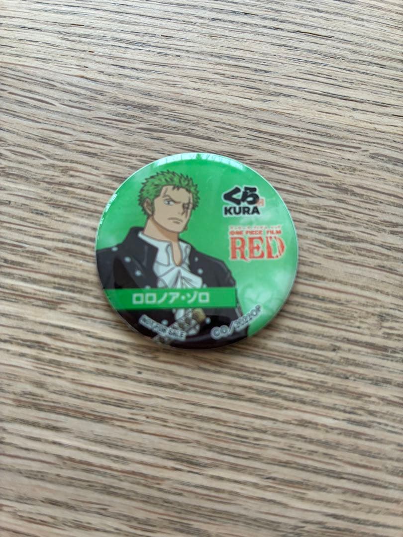 ワンピース フィルムレッド ロロノア・ゾロ くら寿司 缶バッジ - メルカリ
