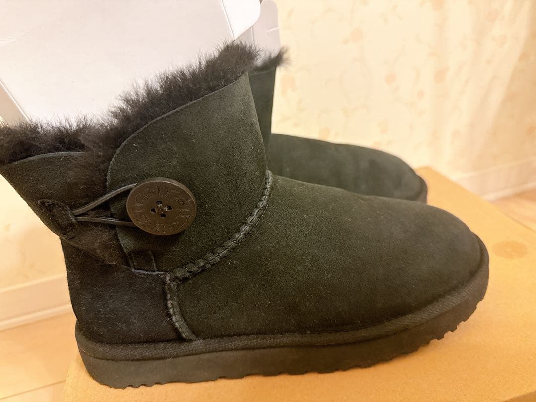 アグ MINI BAILEY BUTTON Ⅱ ブラック 25.0cm