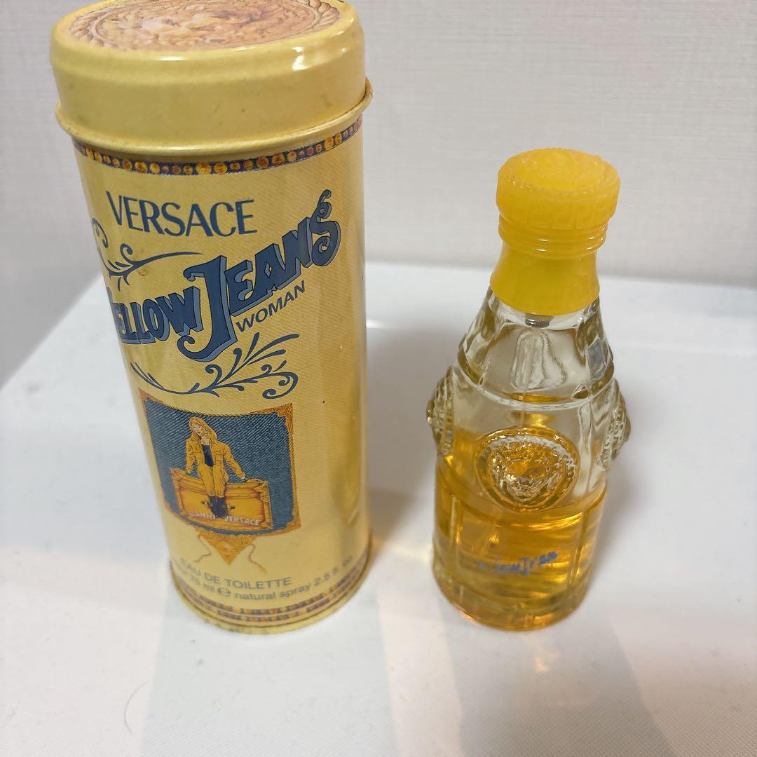 正規品　ベルサーチ　イエロージーンズ　75ml 廃盤　のこり50ml程 新品 ヴェルサーチ イエロージーンズ ウーマン オードトワレ 香水 7.5
