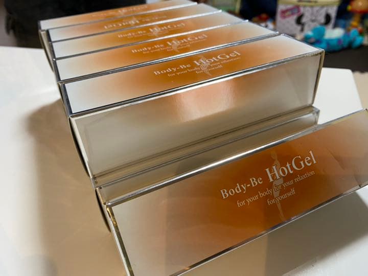 ボディ美ホットジェル新品未使用品です。単品価格は2500円です。