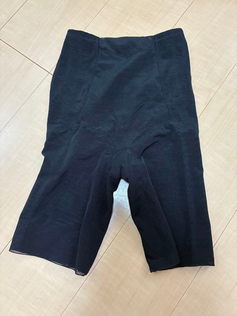 peu a beaute プウアボーテ　骨盤ヒップガードル　ブラック58