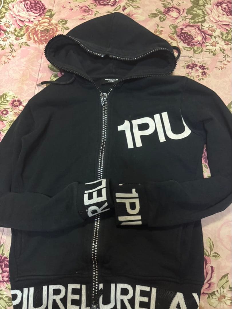 1PIU1GUARES ブラック フルジップパーカー