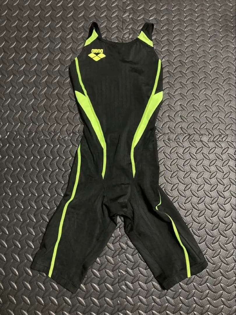 林鶴雄 「白いカフェ」 油彩8号 展覧会出展作品