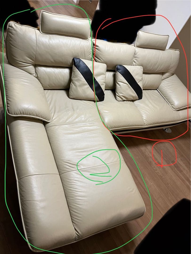 ①／２　ニトリ　ロゾ4 富山県　L字ソファ　本革　クッション　ヘッドレスト