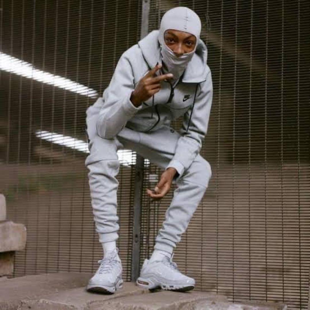 NIKEテックフリース UKドリル セットアップ - メルカリ