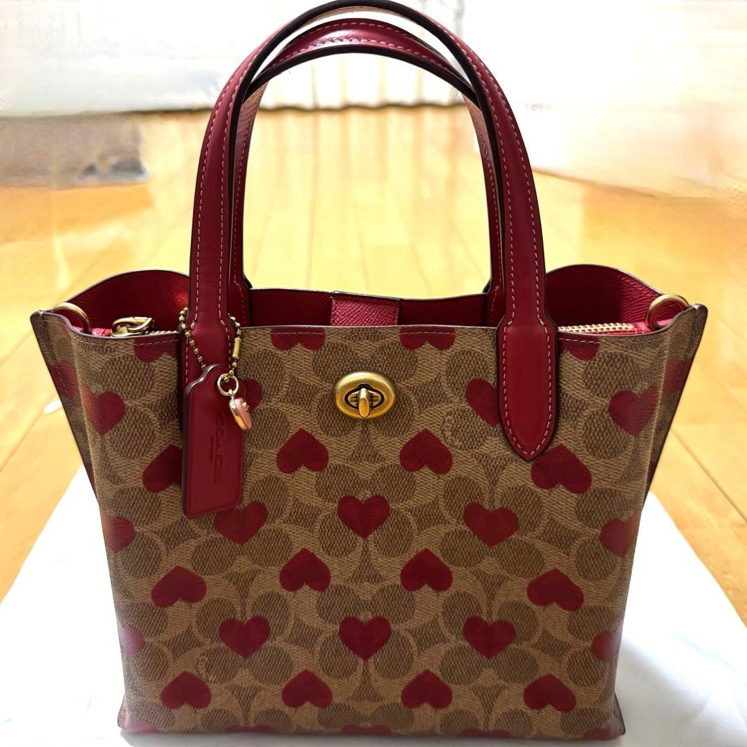 r*様 COACH ハート柄 ウィロウトート24 ハンドバッグ 公式】COACH – コーチ | 【UPCRAFTED】ウィロウ トート 24・カラーブロック