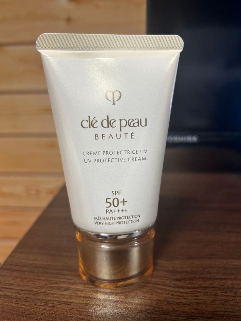 クレドポーボーテ　クレームUV n SPF50+