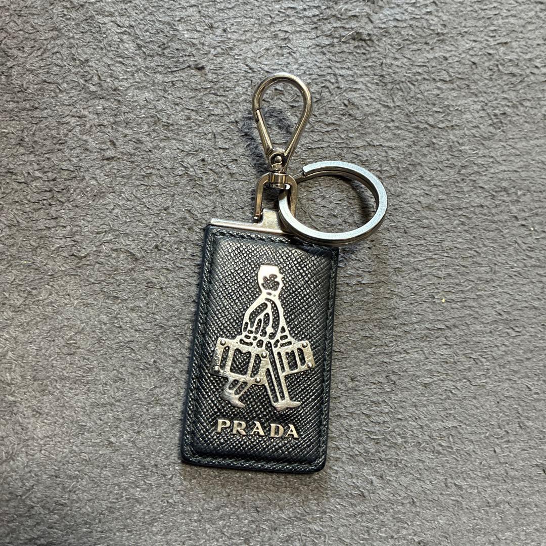 プラダ　キーホルダー　ストラップ　キーリング　0709