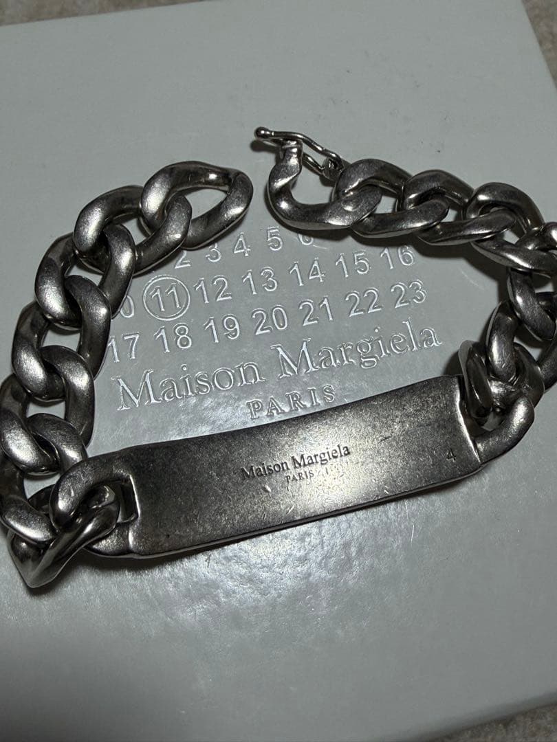 Maison Margiela】ロゴカーブチェーン ブレスレット NUM4 - メルカリ