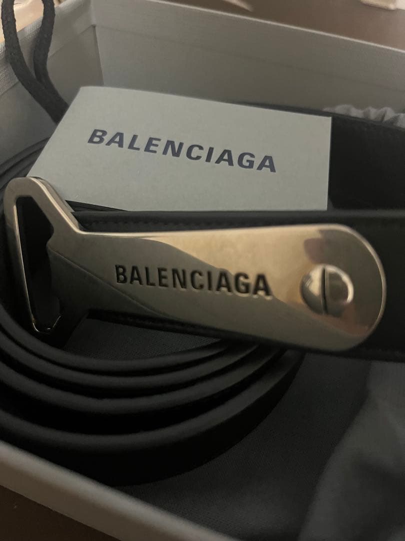 小物 balenciaga d-ring bottle opener belt