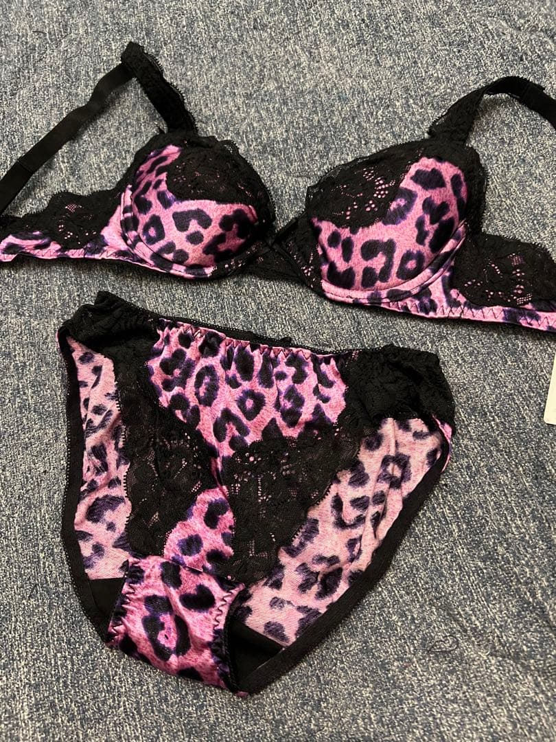 サテン 豹柄 ヒョウ柄 レオパード エメフィール ブラショーツセット