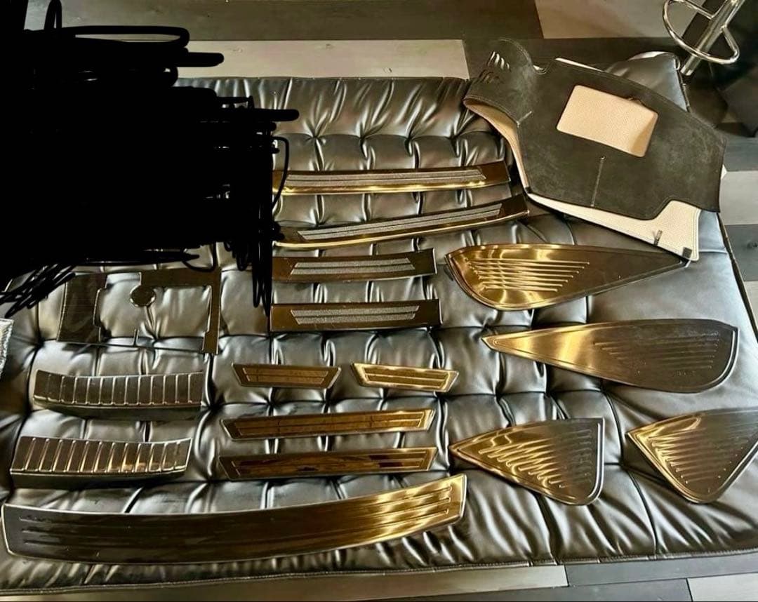 り*う様 MAZDA3用内装インテリア7万円ほど！