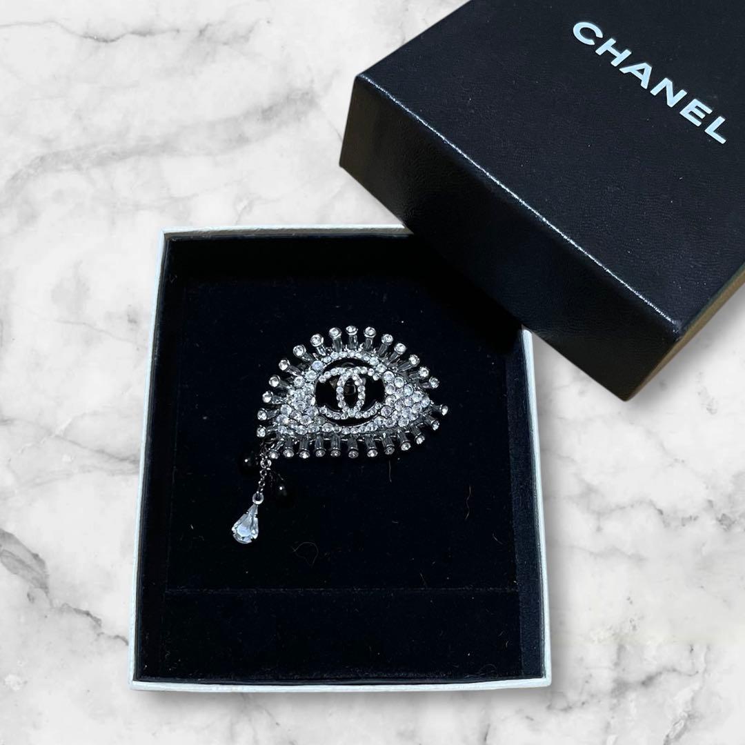 希少 レア CHANEL 02AW 涙 瞳 ブローチ