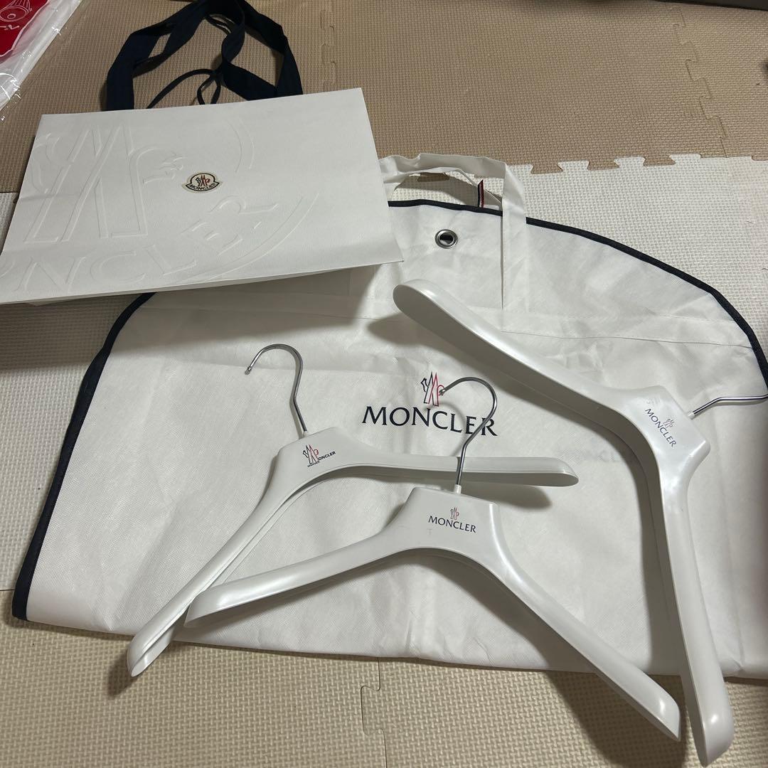 MONCLER モンクレール ハンガー ガーメントケース まとめ売り - メルカリ