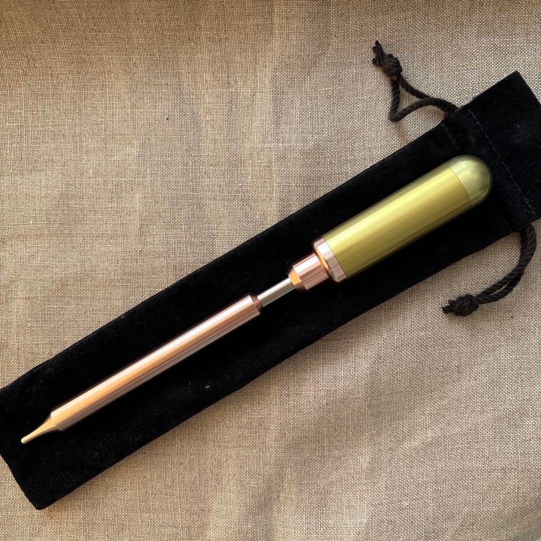 FTW セラミック フィオーラ　美顔ローラー　本体とケース（説明書無し） 回転式ビューティーローラー》FTWフィオーラ本体《